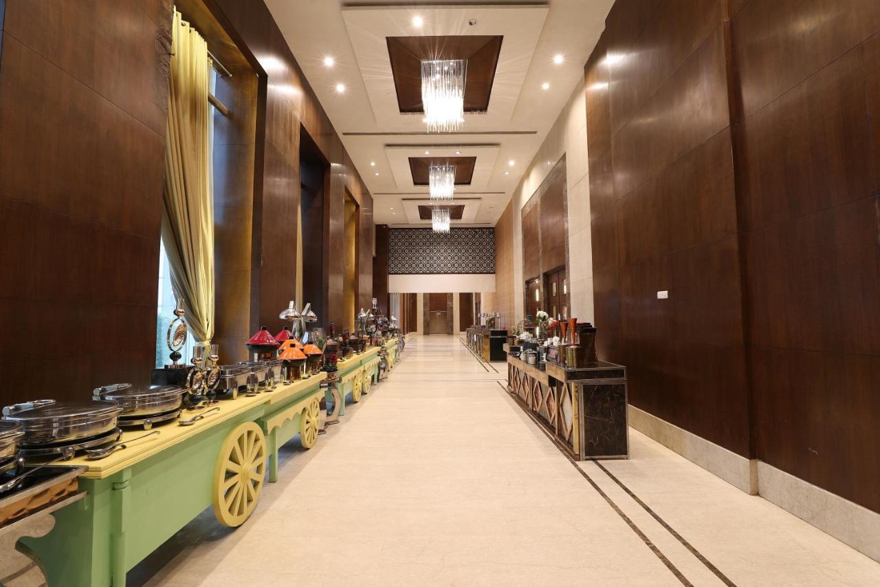 Tivoli Royal Palace Janauli Экстерьер фото